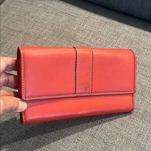COACH Vintage Hampton Coral Trifold Leather Women's Wallet 7.5”x4”x1” Preloved